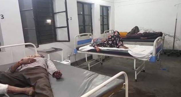 रुड़की में बाल्टी को लेकर दो पक्षों में मारपीट, खूब चले लाठी-डंडे