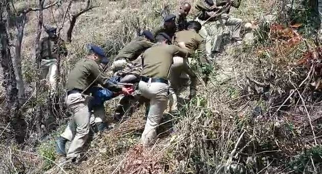 उत्तराखंड में यहां हुआ दर्दनाक हादसा, गहरी खाई में जा गिरा वाहन, पांच लोग गंभीर घायल