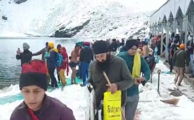 पहाड़ से लेकर मैदान तक बारिश, चारधाम तीर्थयात्रियों की बढ़ी मुश्किलें, हेमकुंड साहिब यात्रा रोकी