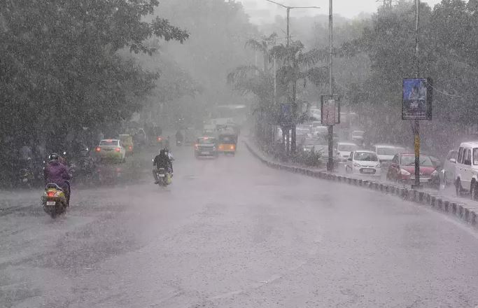 Uttarakhand Weather: उत्तराखंड में बारिश से मिलेगी राहत या बरेंगे मेघ, जानें पूरा अपडेट