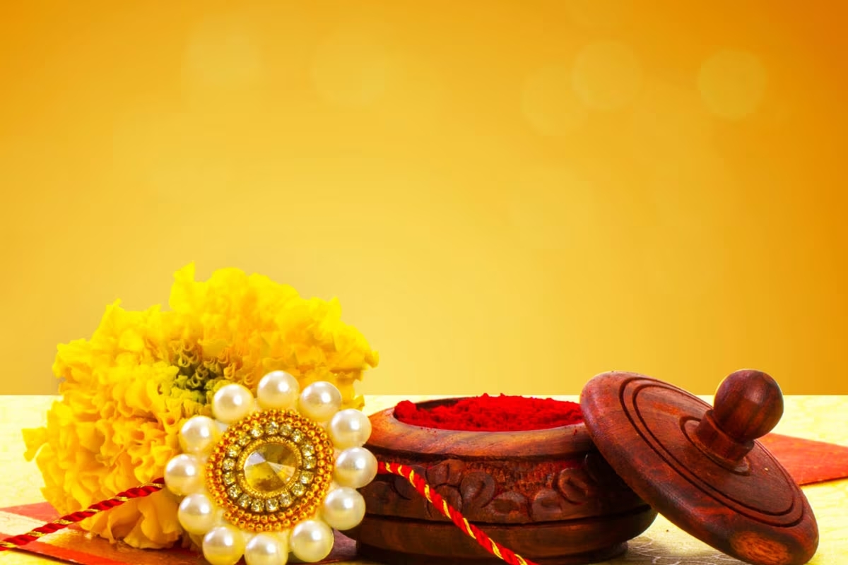 Raksha bandhan 2023 : सबसे पहले पत्नी ने बांधी थी पति को राखी! जानें पूरी कहानी