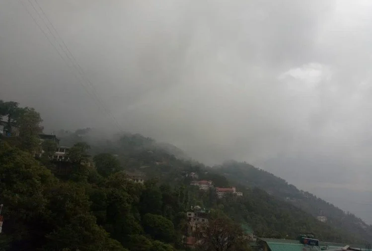 Uttarakhand Weather: नवंबर से बदलेगा मौसम का मिजाज, बारिश-बर्फबारी की चेतावनी