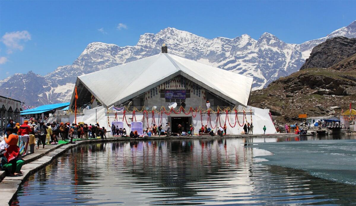Hemkund Sahib Yatra: बंद हुए विश्व प्रसिद्ध् हेमकुंड साहिब के कपाट, इतने तीर्थयात्रियों ने टेका मत्था