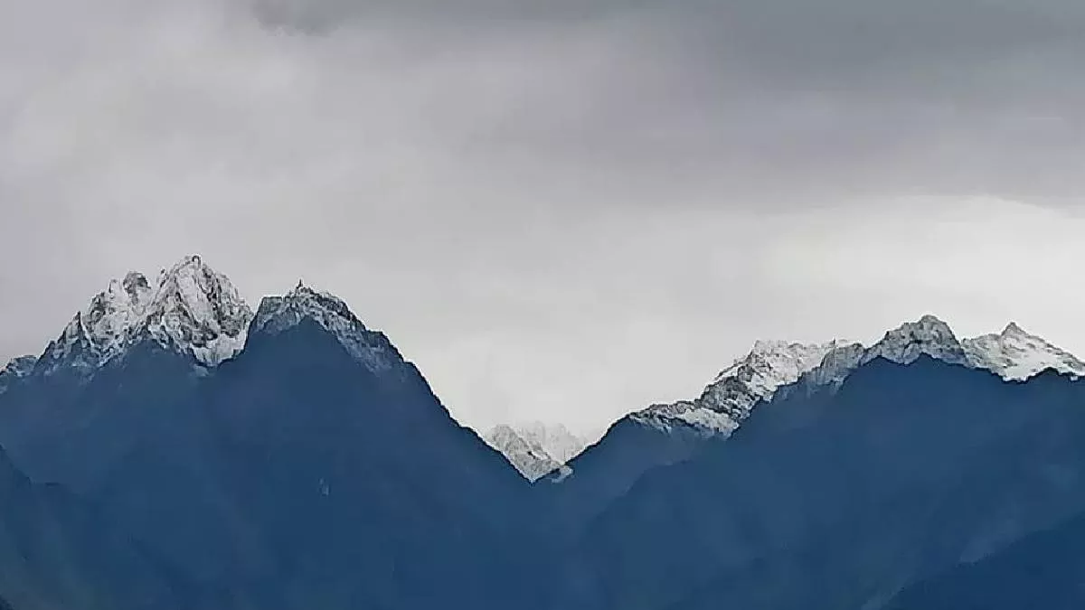 Uttarakhand Weather: मौसम ने ली करवट, इन नौ जिलों में बारिश-ओलावृष्टि का अलर्ट