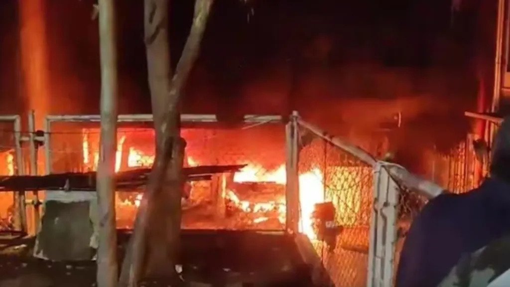 Mumbai: गोरेगांव में 7 मंजिला इमारत में भीषण आग, 46 लोग झुलसे, 7 की मौत