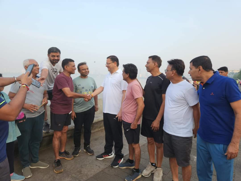 सीएम धामी ने मुंबईवासियों के साथ किया योग