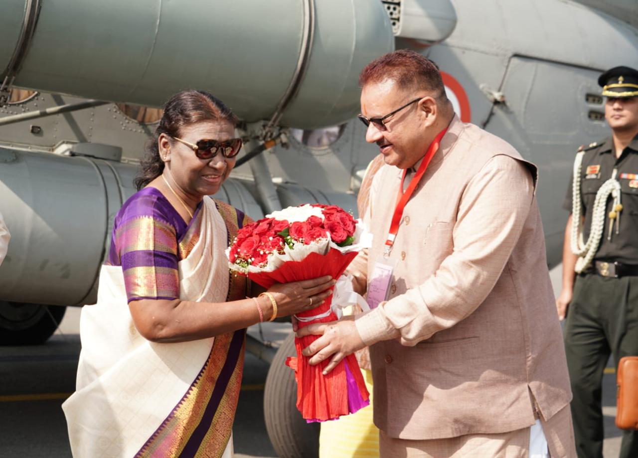 देहरादून पहुंची राष्ट्रपति द्रौपदी मुर्मू, कैबिनेट मंत्री गणेश जोशी ने किया स्वागत