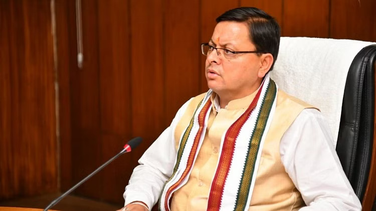 Uttarakhand Politics: लोकसभा चुनाव से पहले सीएम धामी कैबिनेट में कर सकते हैं बड़ा बदलाव, पढ़ें