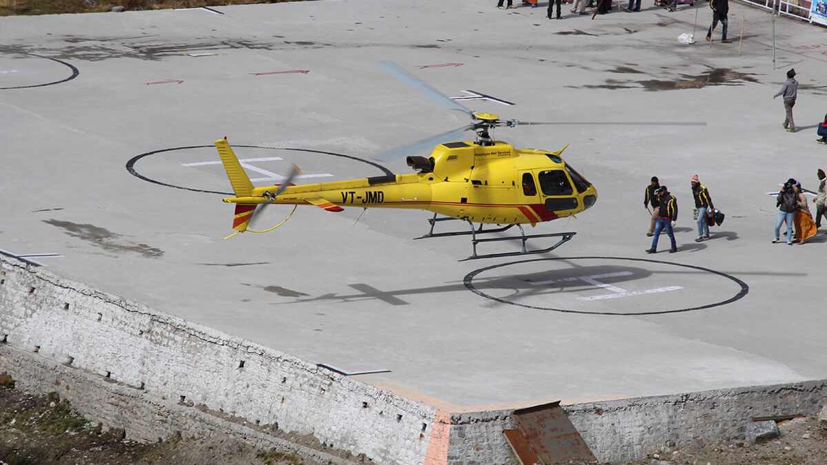 Char Dham Yatra 2024: चारधाम के लिए इस बार चार्टर्ड सेवा की भी होगी सुविधा, जानें बुकिंग की तारीख