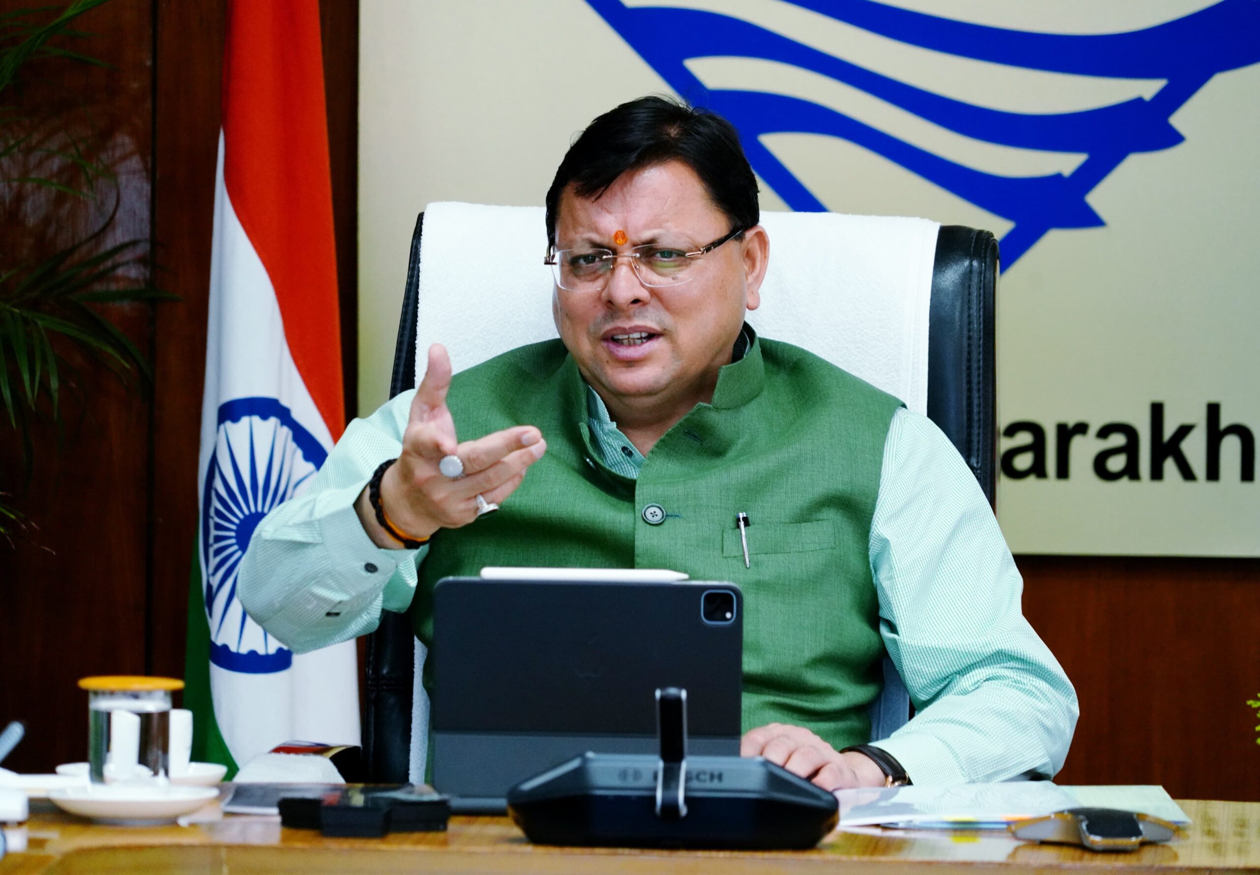 मुख्यमंत्री  धामी ने  सचिवालय में पशुपालन, डेरी विकास, मत्स्य पालन और गन्ना विकास विभाग की समीक्षा की