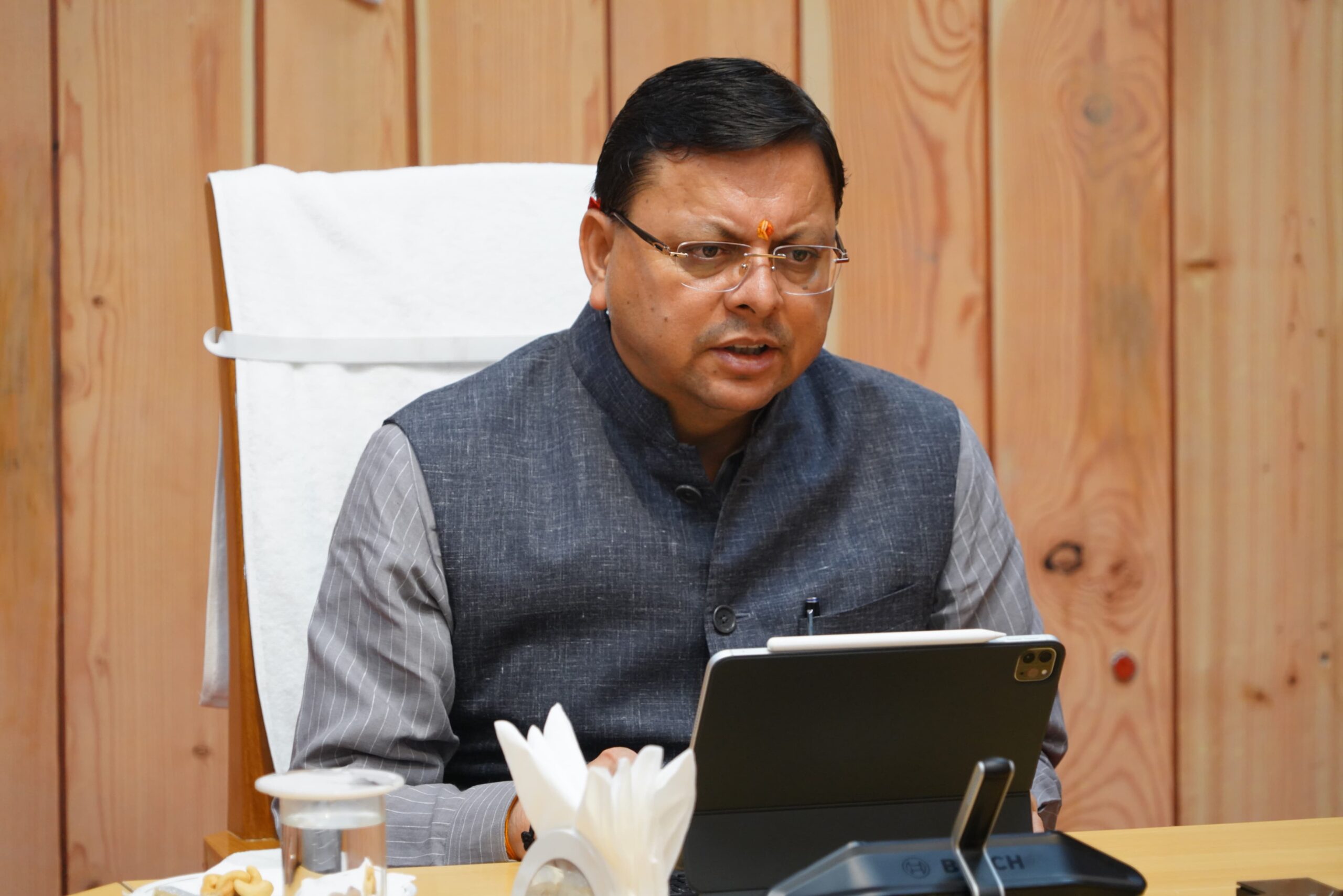 मुख्यमंत्री धामी स्वयं कर रहे हैं रेस्क्यू ऑपरेशन की मॉनिटरिंग