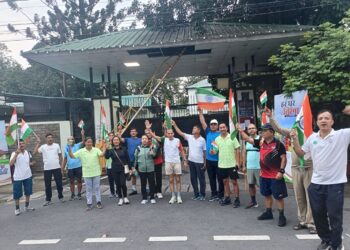 सचिवालय एथलेटिक्स एंड फिटनेस क्लब द्वारा राष्ट्रीय झंडे के साथ 15 किलोमीटर की दौड़ लगाई