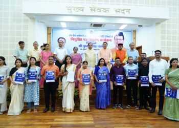 मुख्यमंन्त्री धामी ने उच्च शिक्षा विभाग के अन्तर्गत लोक सेवा आयोग, उत्तराखण्ड से चयनित 72 असिस्टेंट प्रोफेसर को नियुक्ति पत्र प्रदान किये