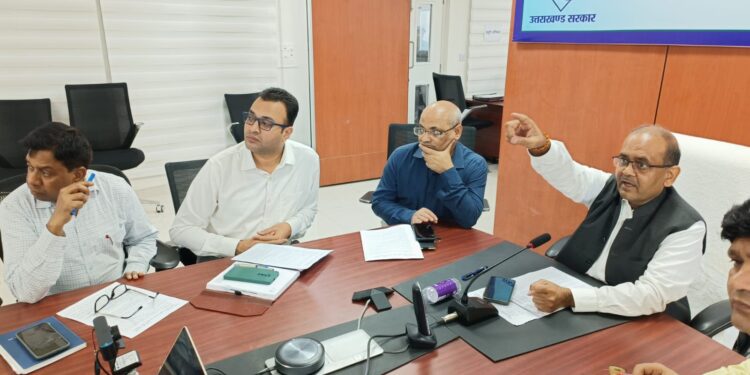 प्राथमिकता के साथ खोली जाएं ग्रामीण सड़कें-सुमन