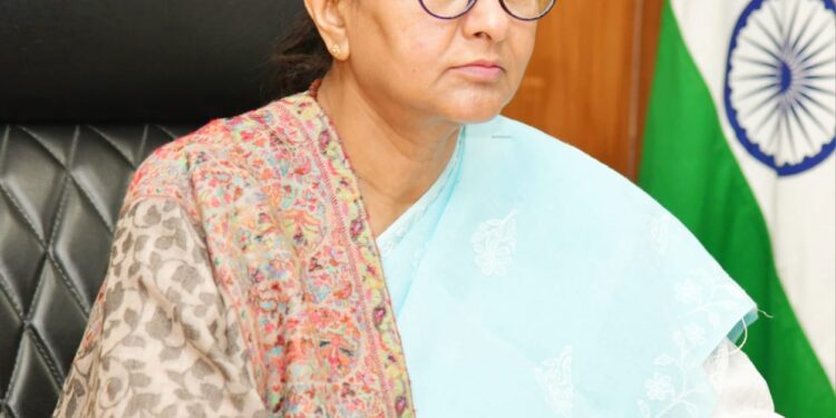 मुख्य सचिव  राधा रतूड़ी ने सचिवालय में राज्य कार्यकारिणी समिति की बैठक में राज्य आपदा मोचन निधि (एसडीआरएफ) एवं राज्य आपदा न्यूनीकरण के विभिन्न प्रस्तावों पर अनुमोदन दिया