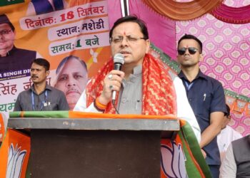 मुख्यमंत्री धामी ने जम्मू-कश्मीर में भाजपा प्रत्याशी के पक्ष में आयोजित जनसभा में किया प्रतिभाग