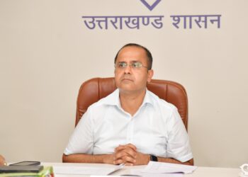 गृह सचिव  शैलेश बगौली ने  वीडियों कॉन्फ्रेसिंग के माध्यम से विभिन्न जनपदों में स्थित शत्रु सम्पत्ति से संबधित प्रकरणों की समीक्षा की।