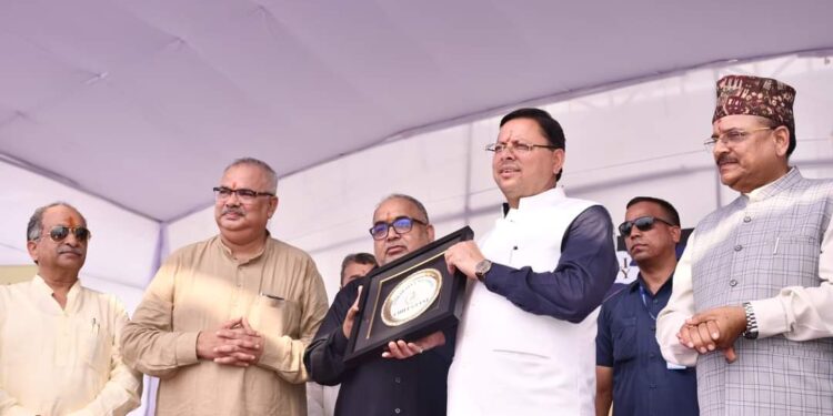 मुख्यमंत्री  पुष्कर सिंह धामी ने  हल्द्वानी स्थित आम्रपाली विश्वविद्यालय में आयोजित अभिनन्दन समारोह – 2024 कार्यक्रम में प्रतिभाग किया।