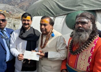 उद्योगपति मुकेश अंबानी ने बदरी-केदार के किये दर्शन