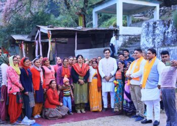 केदारनाथ उपचुनाव में भाजपा का पलड़ा भारी, डोर टू डोर जनसंपर्क पर निकले सौरभ बहुगुणा