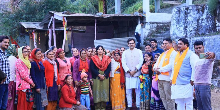 केदारनाथ उपचुनाव में भाजपा का पलड़ा भारी, डोर टू डोर जनसंपर्क पर निकले सौरभ बहुगुणा