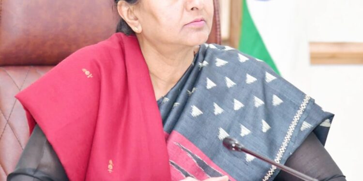 मुख्य सचिव  राधा रतूड़ी ने सचिव परिवहन को 175 बसों के खरीद के प्रस्ताव के निर्णय पर उचित स्तर पर आज ही वार्ता हेतु निर्देश दिए