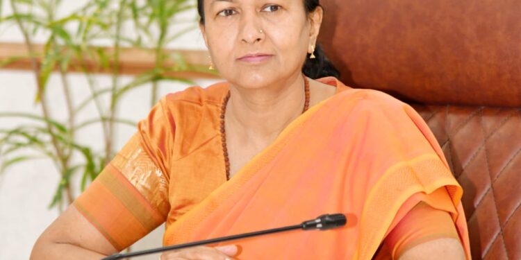 उत्तराखण्ड में निराश्रित गौवंशीय पशुओं को गोद लेने वालों को दिया जाने वाले मानदेय देशभर के अन्य राज्यों की अपेक्षा सर्वाधिक ,मुख्य सचिव  राधा रतूड़ी ने गौसदनों के निर्माण के सम्बन्ध में बैठक ली