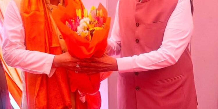 मुख्यमंत्री  पुष्कर सिंह धामी ने गुरुवार को मुंबई में महाराष्ट्र सरकार के शपथ ग्रहण समारोह में प्रतिभाग किया।