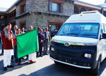 मुख्यमंत्री ने किया 06 फॉरेंसिक वाहनों का फ्लैग ऑफ