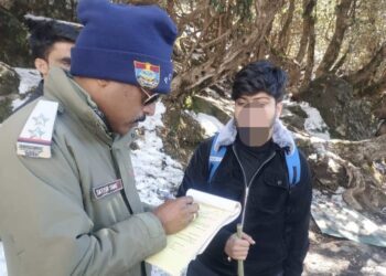 पर्यटक स्थल चोपता-तुंगनाथ ट्रैक पर शराब व अन्य नशीले पदार्थों का सेवन करने वालो पर पुलिस की पैनी नजर