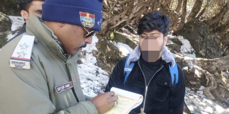 पर्यटक स्थल चोपता-तुंगनाथ ट्रैक पर शराब व अन्य नशीले पदार्थों का सेवन करने वालो पर पुलिस की पैनी नजर