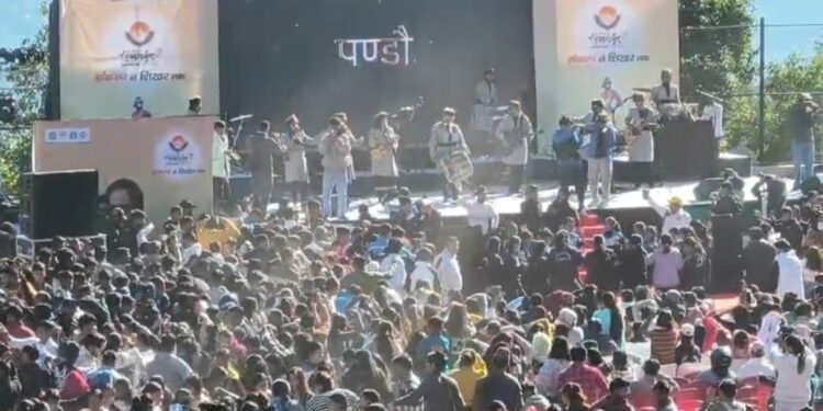 राष्ट्रीय खेलों की मशाल ‘तेजस्वनी’ का गोपेश्वर में हुआ भव्य स्वागत ,पांडवाज ग्रुप के बैंड ने मचाया धमाल थिरके युवा