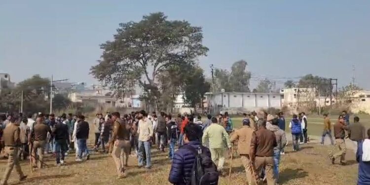 लक्सर में बिना अनुमति के कर रहे थे महापंचायत पुलिस ने रोका तो पुलिस पर क्या पथराव पुलिस ने किया क्या लाठी चार्ज