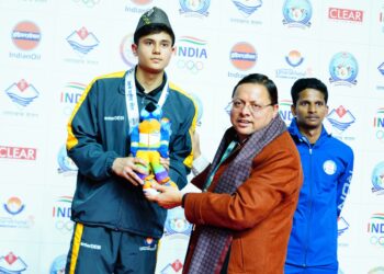 मुख्यमंत्री ने किया परेड ग्राउण्ड, देहरादून में 38वें राष्ट्रीय खेल-2025 के अन्तर्गत आयोजित बैडमिंटन प्रतियोगिता का अवलोकन  विजेता खिलाडियों को मेडल पहनाकर किया सम्मानित