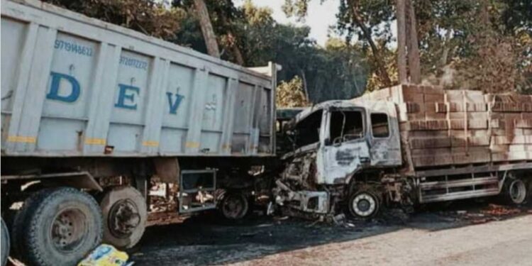 उत्तराखंड: दो ट्रकों की भीषण टक्कर के बाद लगी आग, जिंदा जला चालक; दर्दनाक मौत