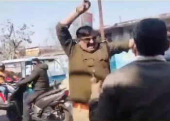 उत्तराखंड: नशे में धुत दरोगा और बीजेपी नेता के बीच हाथापाई, एक सस्पेंड, दूसरा गया जेल