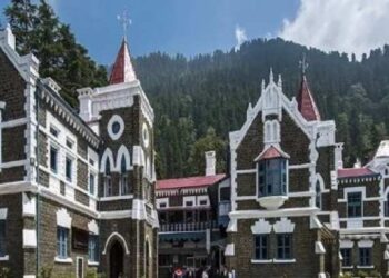 सरकार को कोर्ट की फटकार ,उत्तराखंड हाईकोर्ट ने जल निकायों पर अतिक्रमण को लेकर नाराज
