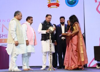 मुख्यमंत्री धामी ने ‘डायरेक्ट सेलिंग महिला उद्यमिता समिट 2025’ में किया प्रतिभाग