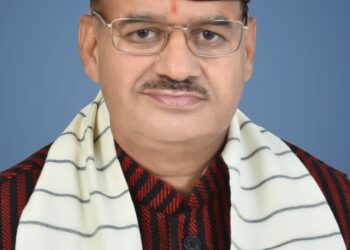 धामी सरकार का बड़ा फैसला, मधुमक्खी पालन से स्वरोजगार को बढ़ावा, रुपये 350 प्रति मौनबॉक्स से बढ़ाकर रुपये 750 प्रति मौनबॉक्स किया गया