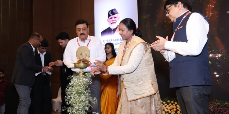 मुख्य सचिव  राधा रतूड़ी ने उत्तराखण्ड उद्यमी कॉन्क्लेव का किया शुभारम्भ