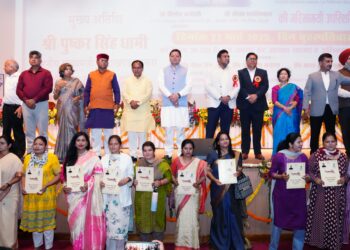 1232 नर्सिंग अधिकारियों को मुख्यमंत्री ने प्रदान किये नियुक्ति पत्र।