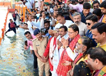 मुख्यमंत्री ने लक्ष्मीनारायण घाट रुड़की में किया मां गंगा आरती का शुभारंभ