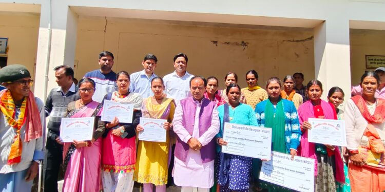 गढ़वाल के दुर्गम क्षेत्रों में आयोजित हुआ सहकारिता महिला सशक्तिकरण कार्यक्रम पौड़ी जनपद के चाकीसैण और पाबौ ब्लॉक की महिलाओं को मिला सम्मान और 0% ब्याज पर ऋण