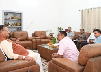 विद्युत लाइनों को भूमिगत करने के बाद ही प्रारम्भ हो नींबूवाला सड़क के चौड़ीकरण का कार्य: गणेश जोशी