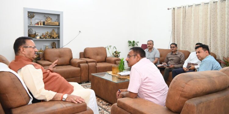 विद्युत लाइनों को भूमिगत करने के बाद ही प्रारम्भ हो नींबूवाला सड़क के चौड़ीकरण का कार्य: गणेश जोशी