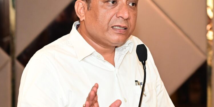 एआई के दौर में भी मानवता को बनाए रखना जरूरी: बंशीधर तिवारी