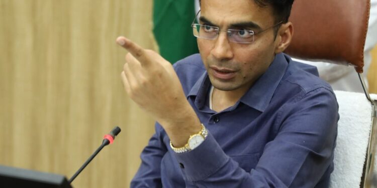 आईएसबीटी जलभराव से स्थायी निजात की ओर: डीएम सविन बंसल की मॉनिटरिंग में रफ्तार पकड़ता ड्रेनेज प्रोजेक्ट