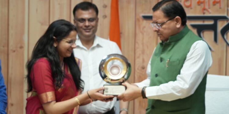 उत्तराखंड की अभिनव परिसंपत्ति प्रबंधन प्रणाली UK-GAMS को प्रधानमंत्री पुरस्कार से सम्मानित किया गया ,सीएम पुष्कर सिंह धामी के निर्देश पर शुरू किया गया था ये प्रोजेक्ट