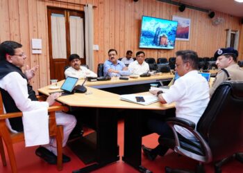 मुख्यमंत्री धामी ने दिए अवैध पाकिस्तानी नागरिकों की पहचान कर तत्काल कार्रवाई के निर्देश