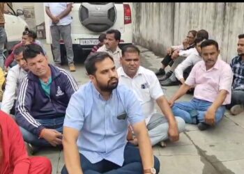 मुख्यमंत्री और मंत्री आमने सामने?